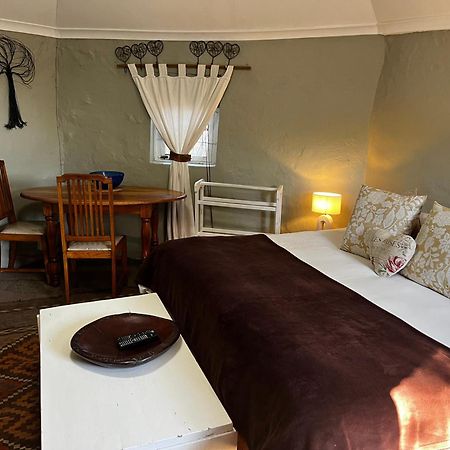 Karoo Soul Vandrarhem Oudtshoorn Exteriör bild