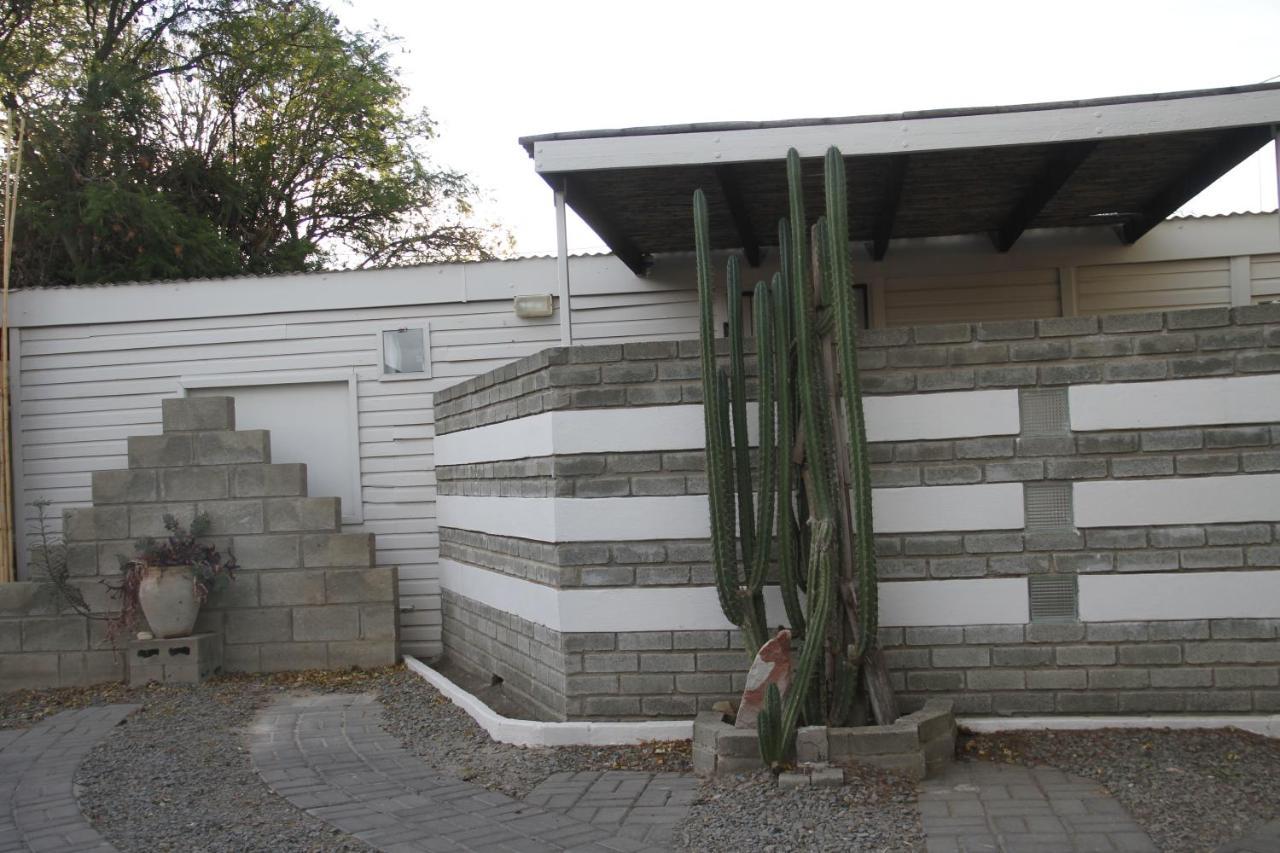 Karoo Soul Vandrarhem Oudtshoorn Exteriör bild
