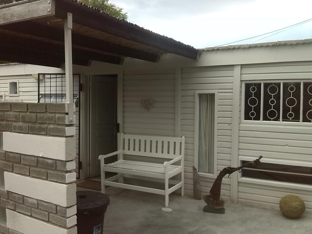 Karoo Soul Vandrarhem Oudtshoorn Rum bild